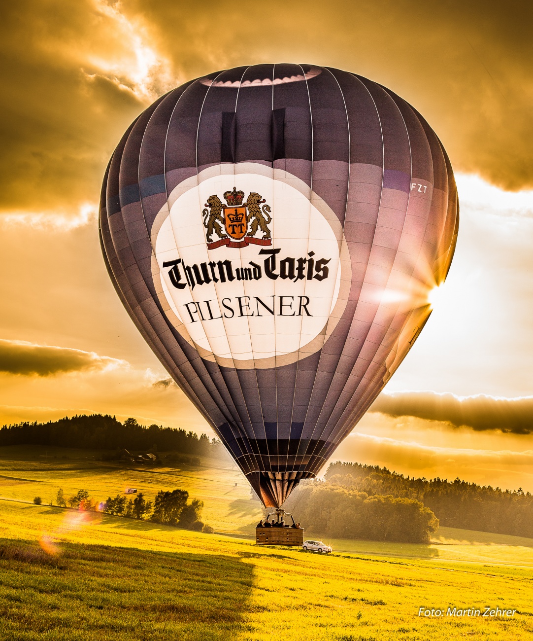 Foto: Martin Zehrer - Aus dem Archiv: Erst durch die Luft gefahren und dann... Ballon im Lande-Anflug... <br />
<br />
Bei Neusteinreuth 