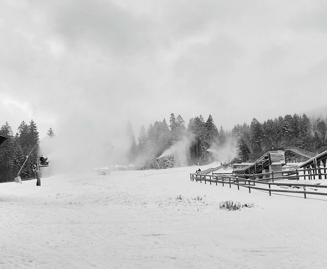 Foto: Martin Zehrer - Die Schneekanonen laufen, der Winter zieht mit ca. minus 5 Grad ein... 