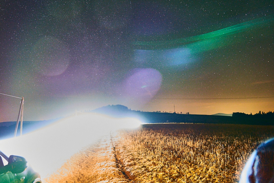 Foto: Martin Zehrer - Ein UFO??? oder doch ein Autoscheinwerfer in der Langzeitbelichtung??? :-D 