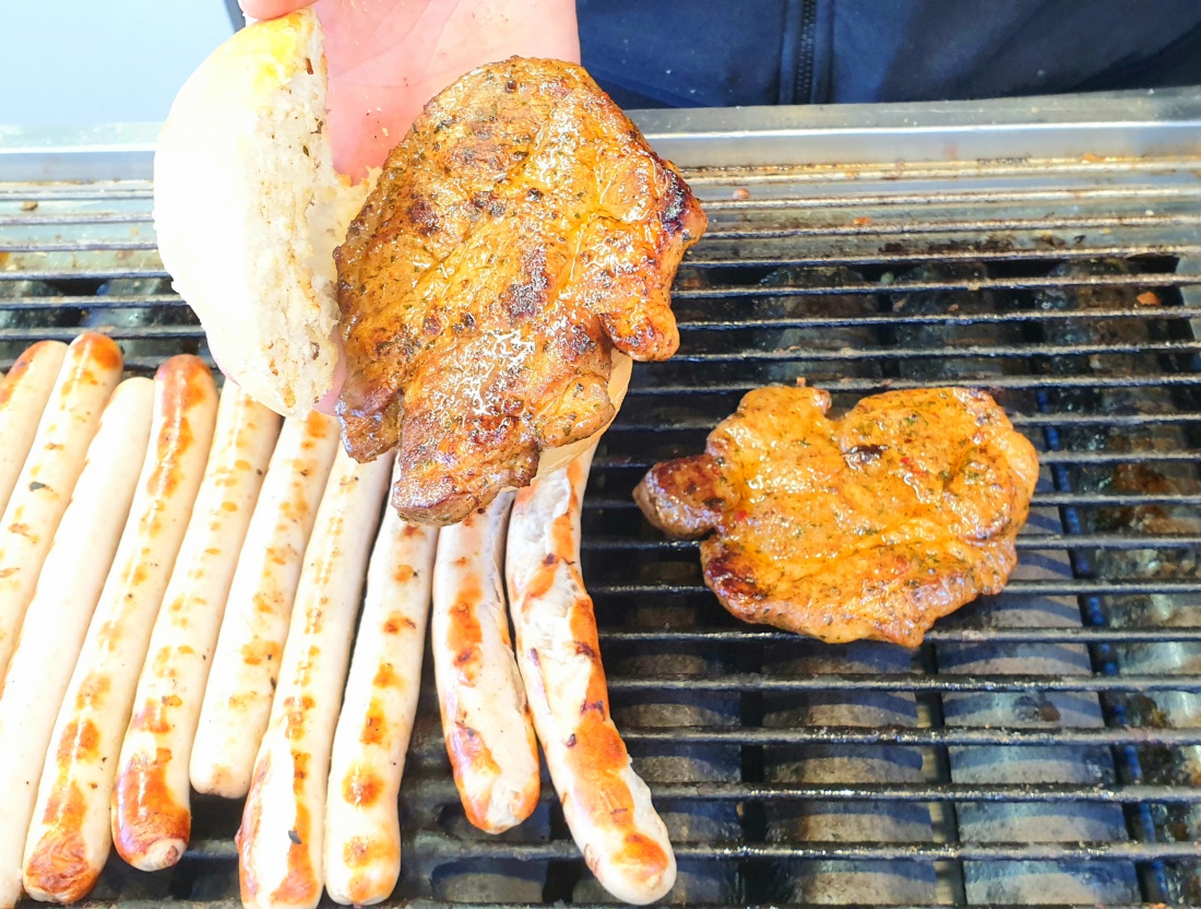 Foto: Martin Zehrer - Steak und Bratwürste gibts auch aufn Herbstmarkt in Marktredwitz... 