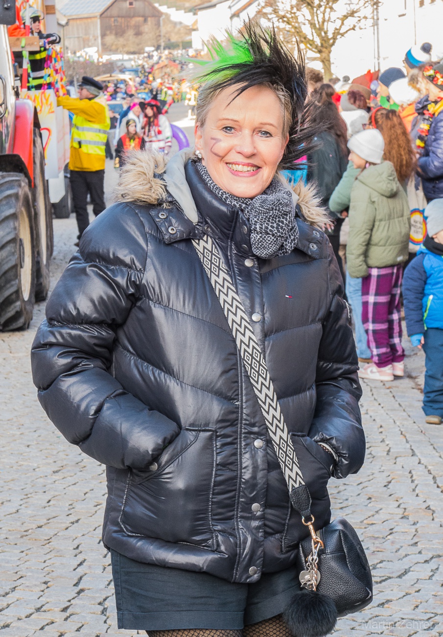 Faschingszug durch Waldeck 2026 - WCV Helau!!!

Am 15. Februar 2026 war es wieder soweit. Tausende Besucher jubelten den Narren zu, das Wetter wurde wie bestellt, wunderschön. Die Sonne strahlte und alle Menschen waren voller Faschings-Laune. WCV Helau!!!!
