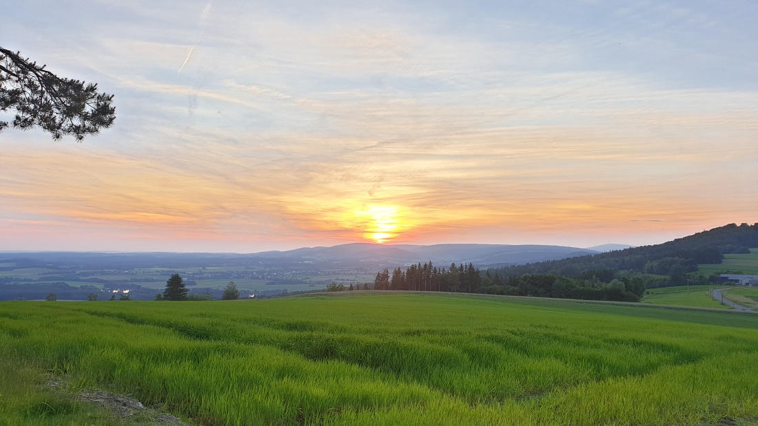 Foto: Martin Zehrer - Feierabend droben in Godas ;-)<br />
<br />
Wetter heute im kemnather Land:<br />
<br />
- Viel Sonne<br />
- Leichtes Lüftchen<br />
- Temperatur ca. 28 Grad<br />
- Ein paar leichte Wölkchen am Himmel<br />
- 