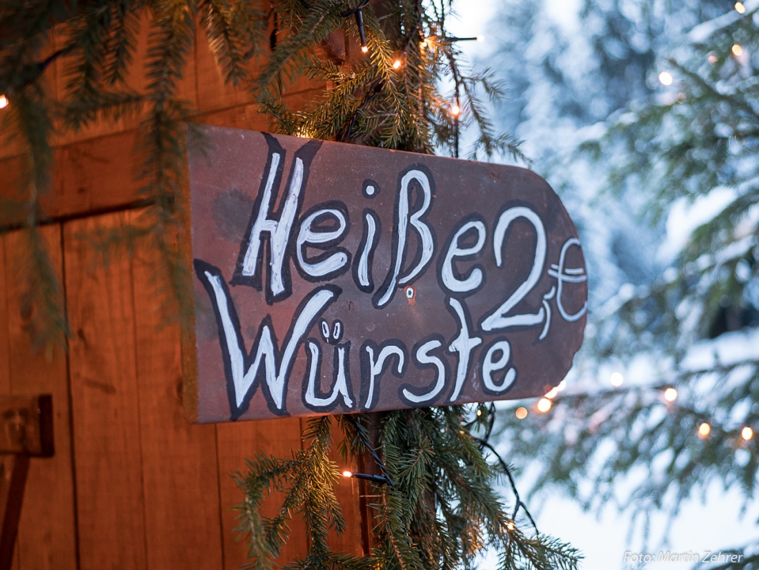 Foto: Martin Zehrer - Es gab auch heiße Würste bei der Rauhnacht an der Glasschleif! 