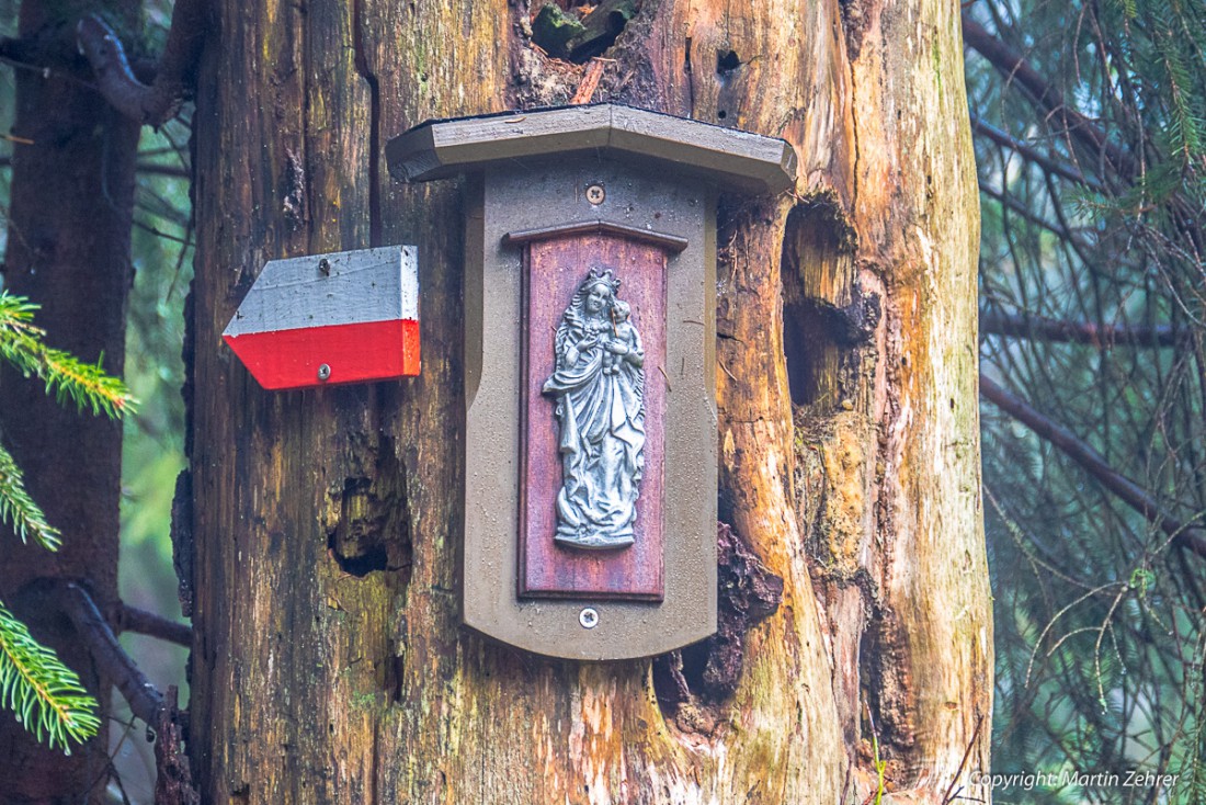 Foto: Martin Zehrer - Marienbild am Wanderweg zum Kösseine-Haus hinauf... 