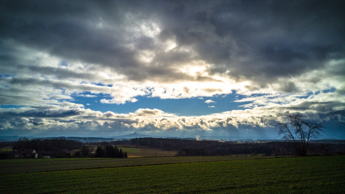 Foto: Martin Zehrer - Uriges Wolkenloch, gesehen auf dem Weg zum Hubertushof... ;-) 