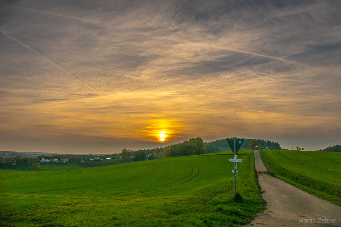 Foto: Martin Zehrer - Sonnenuntergang bei Schönreuth...<br />
<br />
6. November 2022 