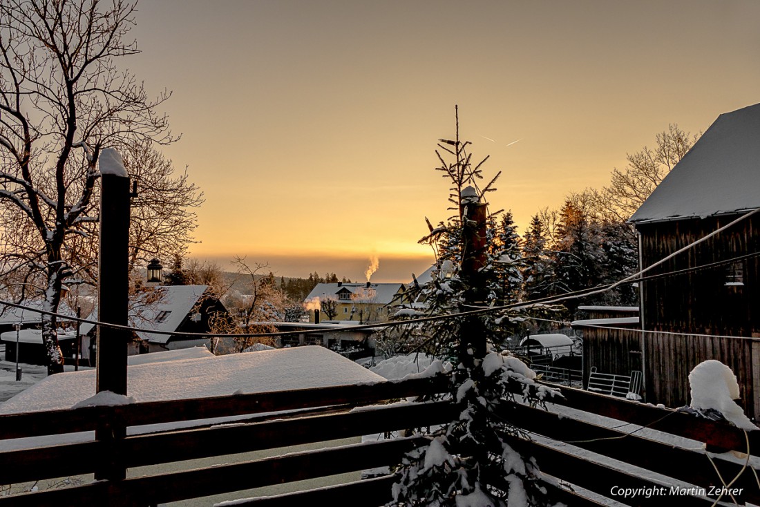 Foto: Martin Zehrer - Heute früh auf Köstlers Bauernhof, - 18 Grad kalt... die Sonne geht gleich auf ;-)<br />
<br />
19. Januar 2016<br />
 