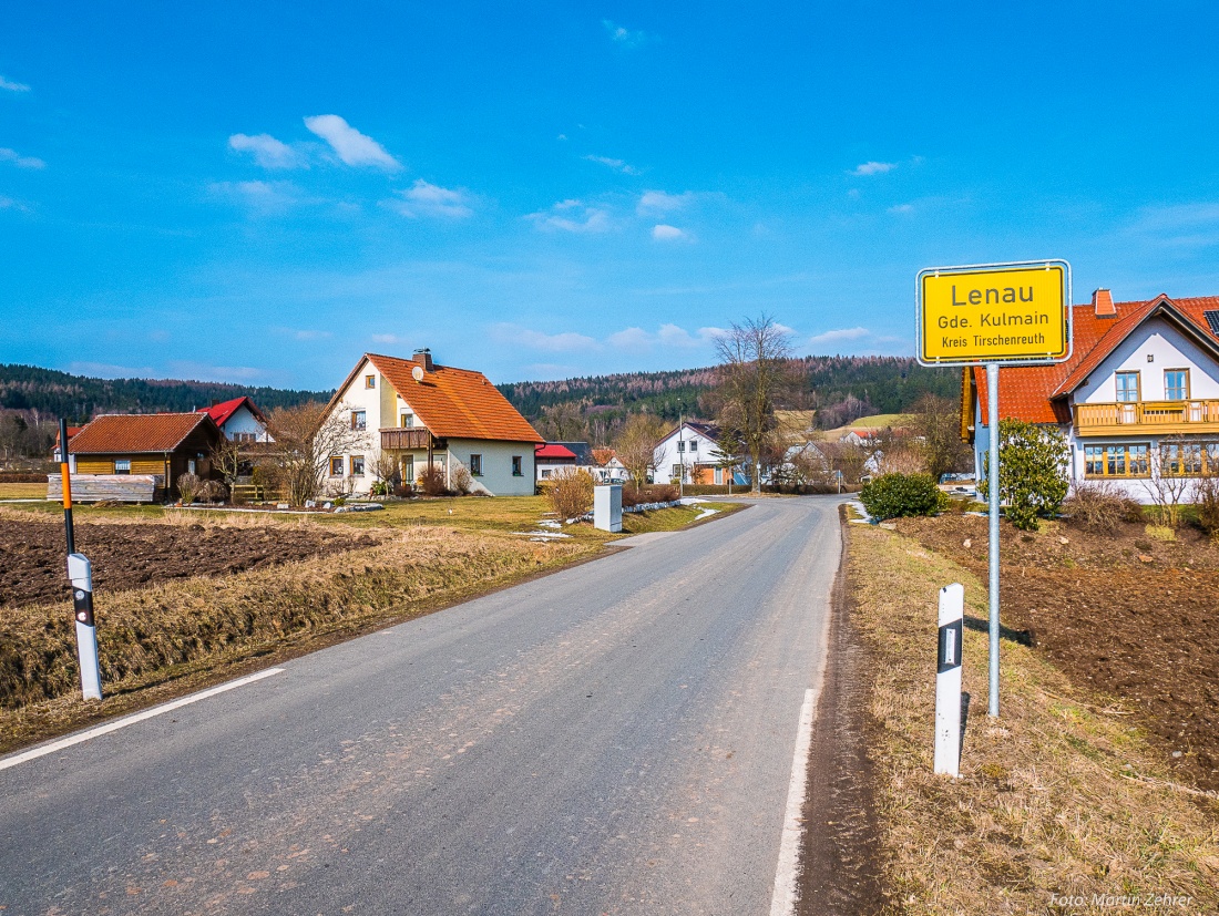 Foto: Martin Zehrer - Ortseinfahrt zum Dorf Lenau... 