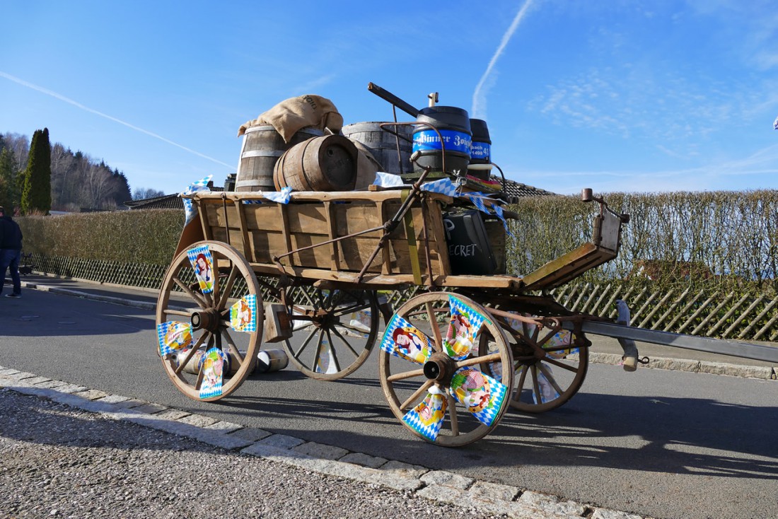 Foto: Martin Zehrer - Bier-Kutschn :-)<br />
<br />
44. Faschingszug durch Waldeck am 7. Februar 2016!<br />
<br />
Tanzen, lachen und Gaudi machen ;-)<br />
<br />
Viele Gaudiwagen und unzählige Besucher trafen in Waldeck 