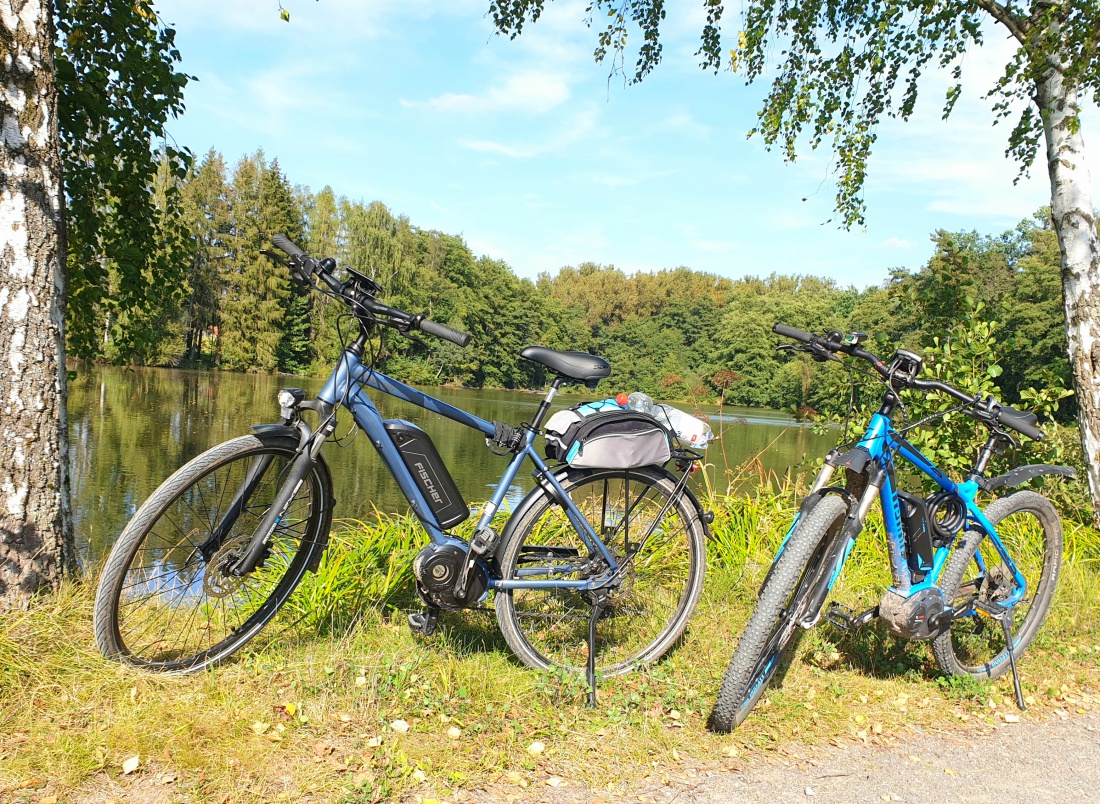 Foto: Martin Zehrer - On the road again... an einem Weiher zwischen Kemnath und Neusteinreuth :-)<br />
<br />
Nach wochenlanger Technik-Zwangspause läuft das E-Bike wieder.<br />
Gestern, Mittwoch, war der  