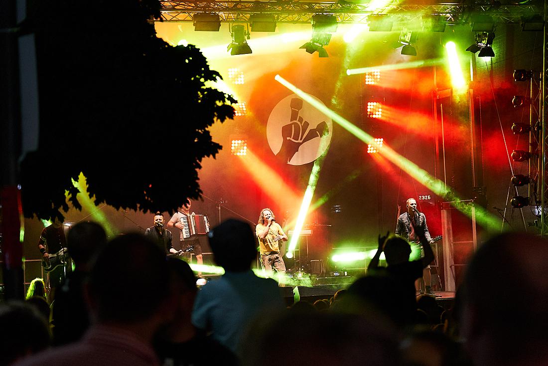 Foto: Martin Zehrer - Das 15 Jahre Jubiläumsfestival der Troglauer<br />
<br />
Gigantische Stimmung, nette Menschen, beste HEAVY VOLXMUSIK, top Location<br />
<br />
27. Juli 2019 