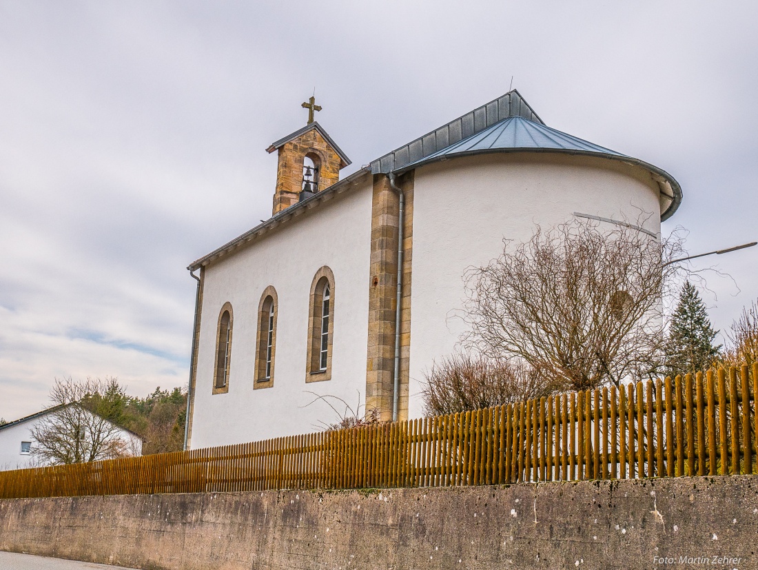 Foto: Martin Zehrer - Die Kapelle in Schönreuth "Sankt Sebastian"...<br />
<br />
Sie wurde im 15. Jahrhundert von dem Geschlecht der Bernklau gestiftet und ist mehrmals abgebrannt und wieder aufgebaut  