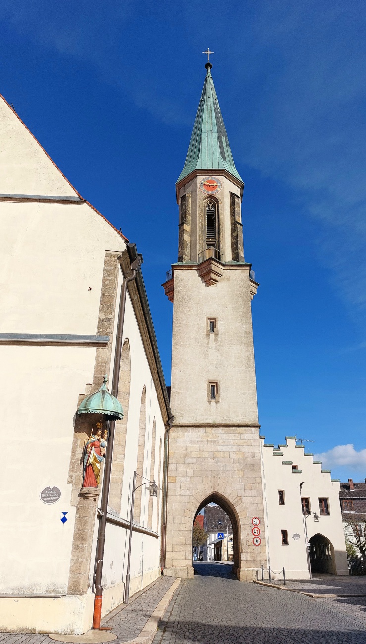 Foto: Martin Zehrer - Die kemnather Pfarrkirche Mariä Himmelfahrt ist die römisch-katholische Pfarrkirche der Stadt Kemnath in der nördlichen Oberpfalz im Bistum Regensburg. Erbaut wurde die K 