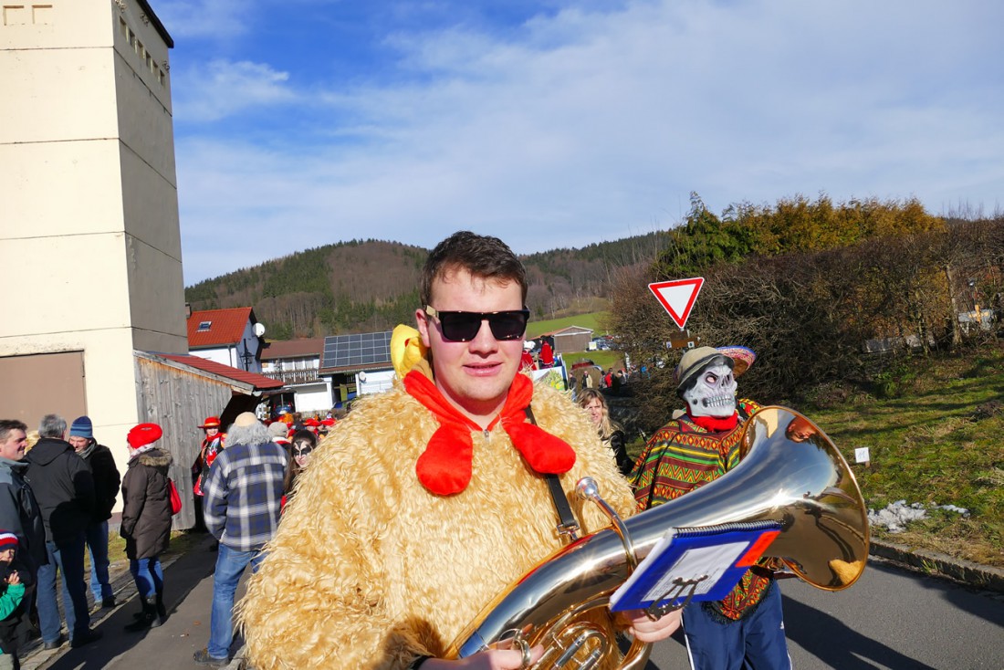 Foto: Martin Zehrer - Musikant ;-) Und daneben??? Wuhhuuu... .-)<br />
<br />
44. Faschingszug durch Waldeck am 7. Februar 2016!<br />
<br />
Tanzen, lachen und Gaudi machen ;-)<br />
<br />
Viele Gaudiwagen und unzählige  