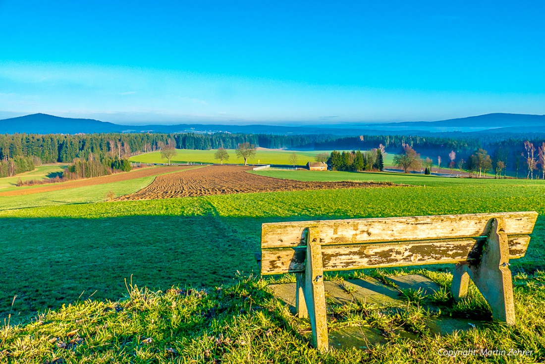 Foto: Martin Zehrer - Es lässt sich das Wetter zu dieser Jahreszeit nicht maximieren ;-) Blauer Himmel, grüne Wiesen und unbeschreiblicher Sonnenschein.<br />
Niedersetzen und inne halten... genieß 