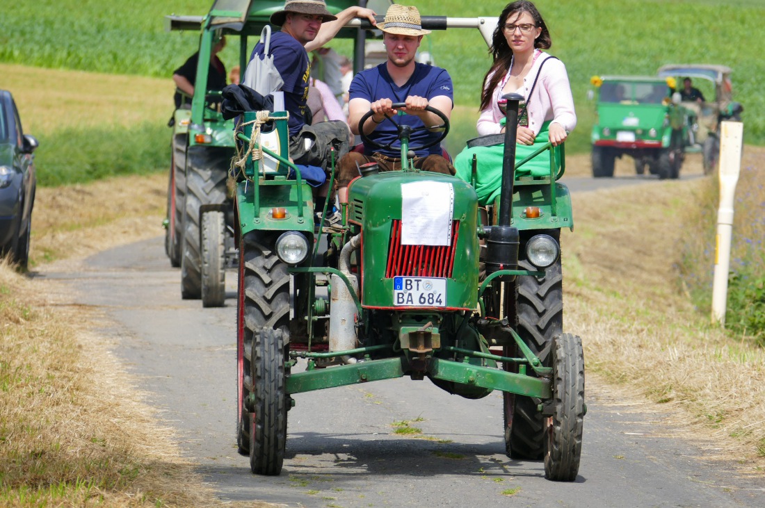 Foto: Martin Zehrer - Traktortreffen 2016 in Oberwappenöst<br />
Trotz Regen am Vormittag kamen an diesem Sonntag ca. 120 Oldtimer-Bulldogs und unzählige Besucher. Zum Mittag hin klarte das Wetter  