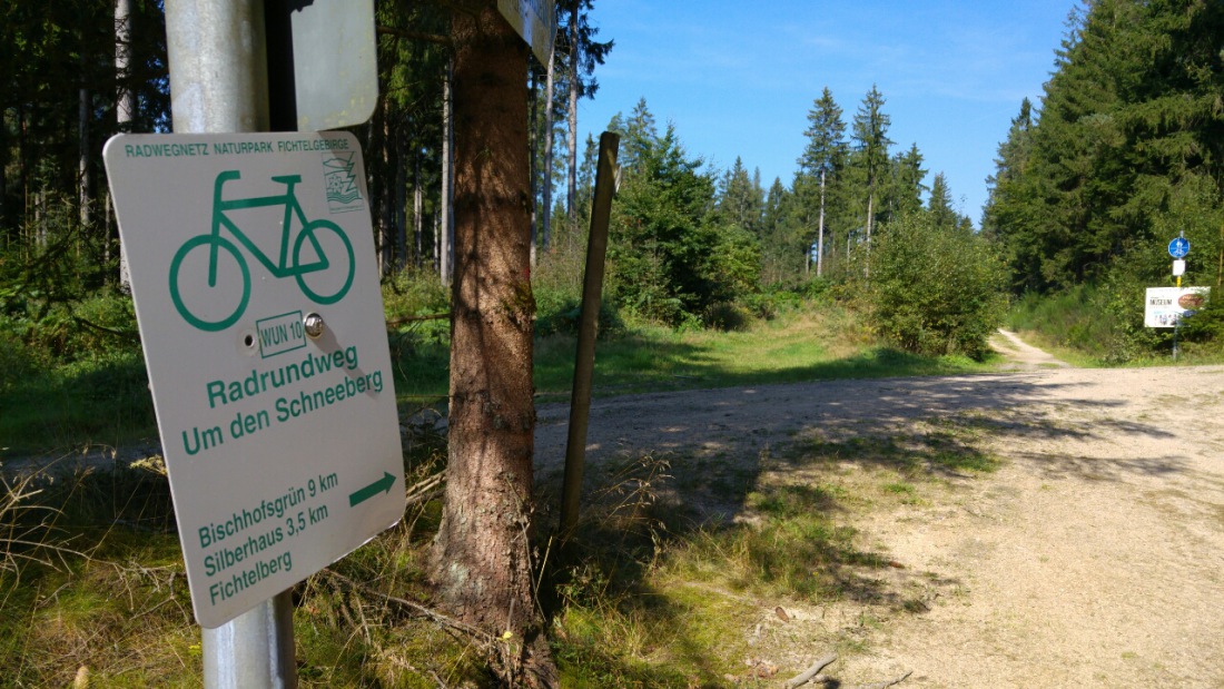 Foto: Martin Zehrer - Auf der Strecke zwischen Mehlmeisel und Fichtelberg...<br />
<br />
Entlang am Fichtelnaab-Radweg, von Hermannsreuth nach Fichtelberg, zum Ochsenkopf hoch 