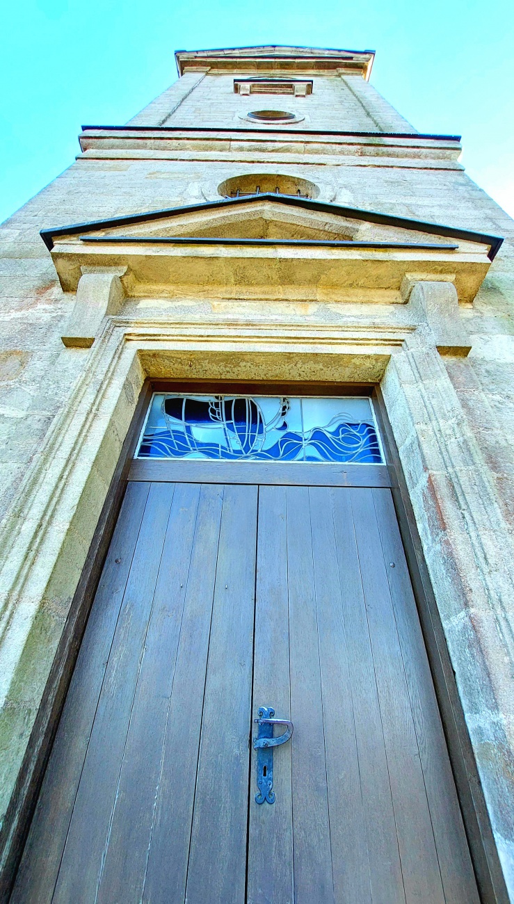 Foto: Martin Zehrer - Der Eingang zur Kirche auf dem Armesberg droben... 