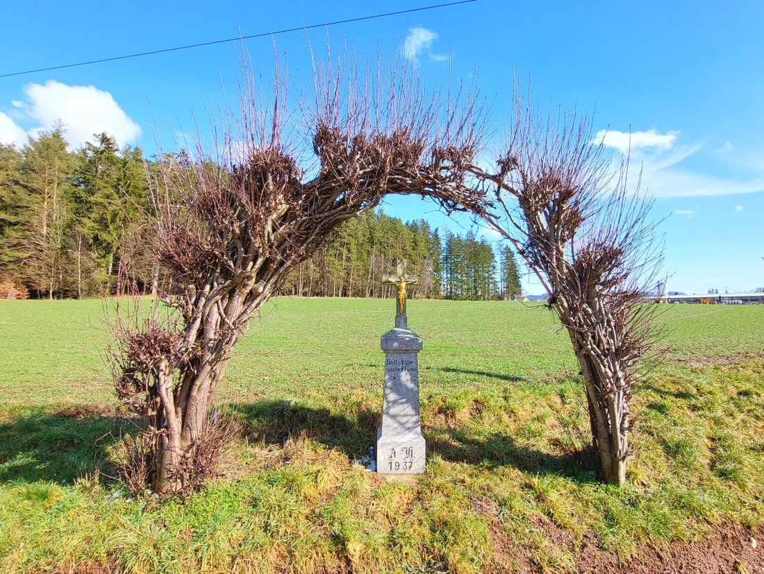 Foto: Martin Zehrer - Amen... Kreuz mit Bogen... 