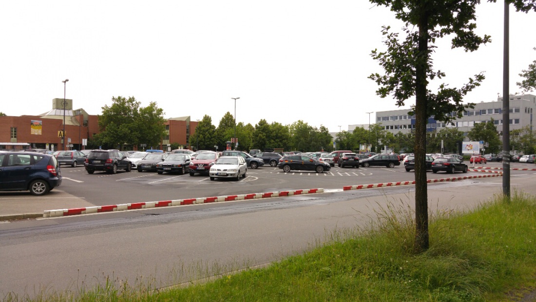 Foto: Martin Zehrer - Unterwegs in Weiden...<br />
Wie sagt man zum Hertie-Parkplatz wenn es gar keinen Hertie mehr in Weiden gibt? 