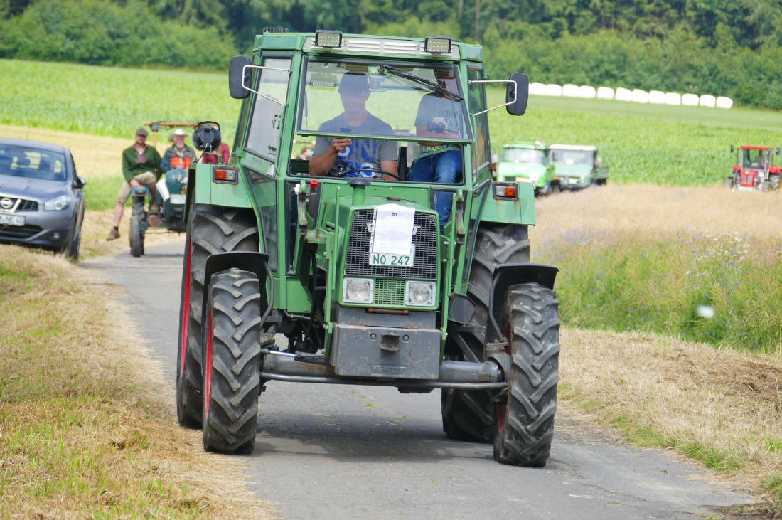 Foto: Martin Zehrer - Traktortreffen 2016 in Oberwappenöst<br />
Trotz Regen am Vormittag kamen an diesem Sonntag ca. 120 Oldtimer-Bulldogs und unzählige Besucher. Zum Mittag hin klarte das Wetter  