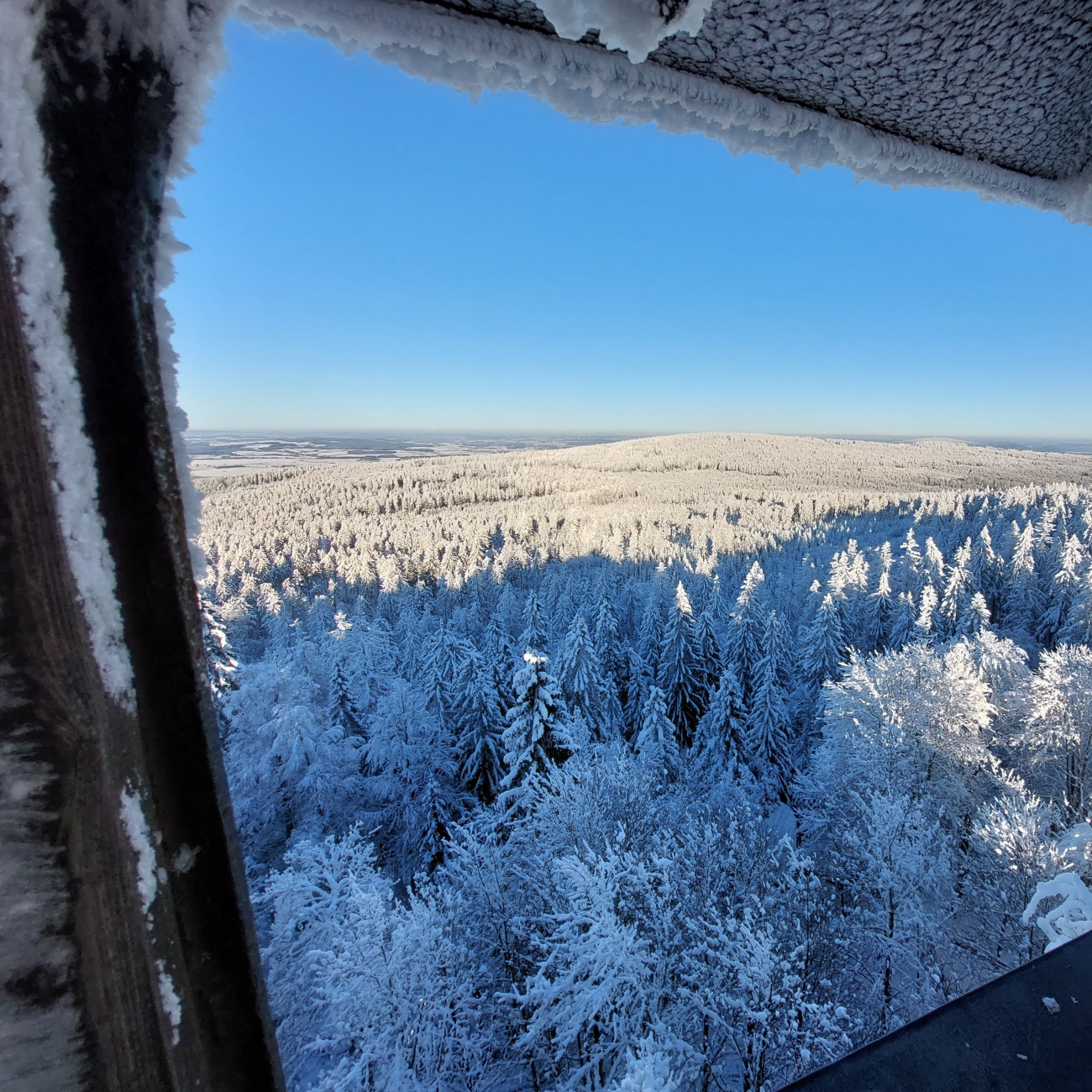 Foto: Martin Zehrer - Wunderschöne Winterzeit am 13. Dezember 2022, am Waldstein.<br />
<br />
Es war ein extrem sonniger, klarer Tag am Waldstein im Fichtelgebirge.<br />
Die Temperatur ging von Früh -16 Gr 