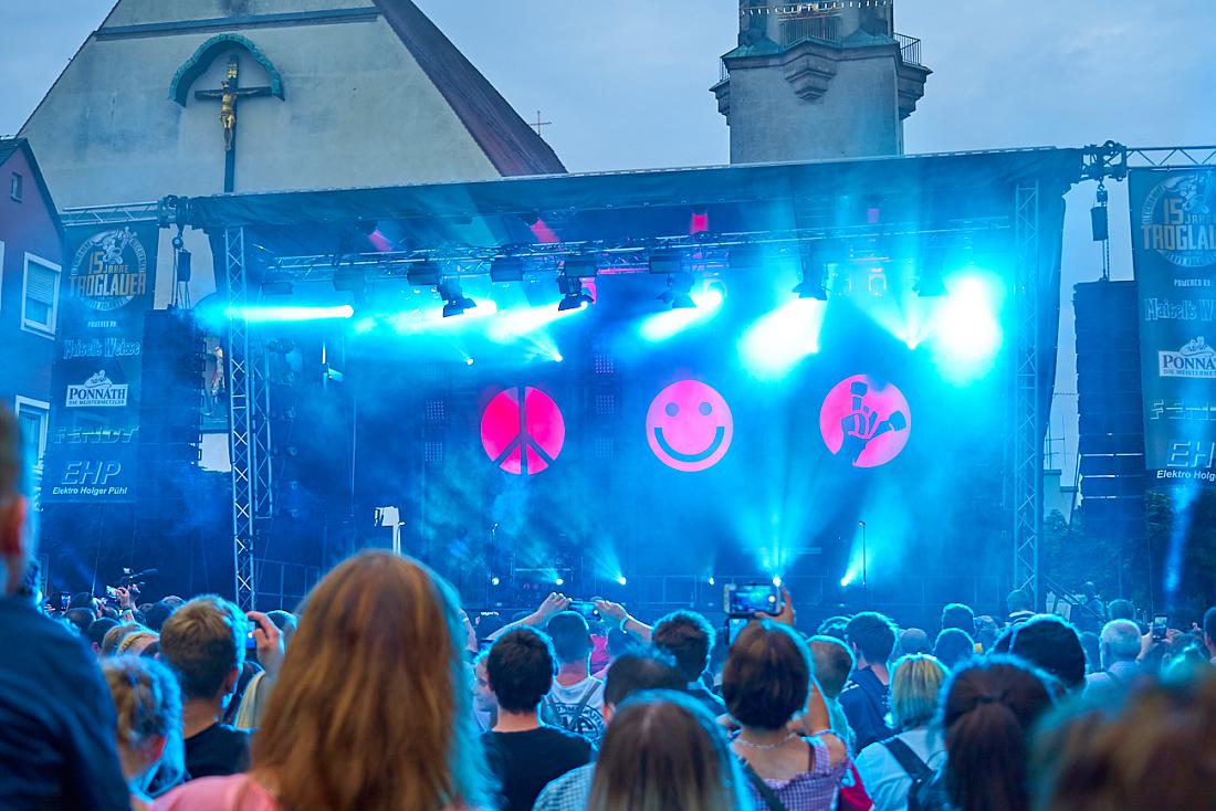 Foto: Martin Zehrer - Das 15 Jahre Jubiläumsfestival der Troglauer<br />
<br />
Gigantische Stimmung, nette Menschen, beste HEAVY VOLXMUSIK, top Location<br />
<br />
27. Juli 2019 