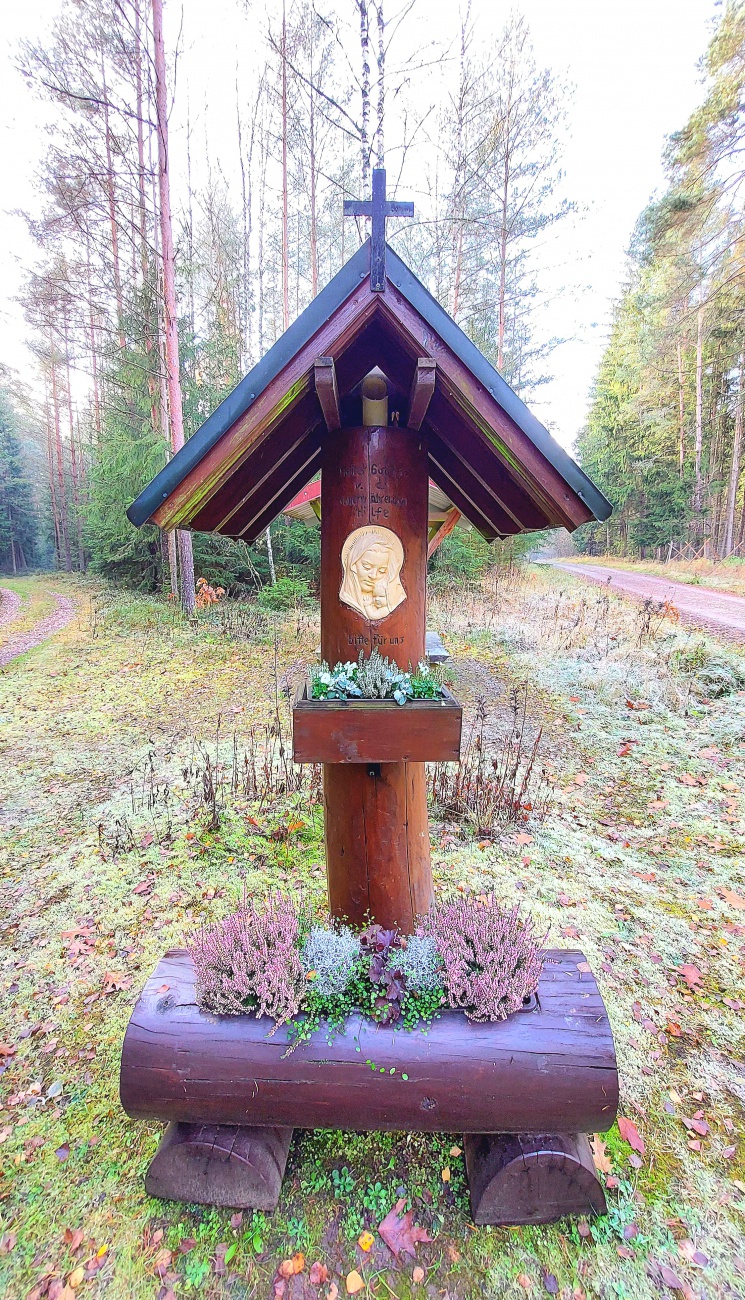 Foto: Martin Zehrer - Marterl am Rußweiher... Heilige Maria... 