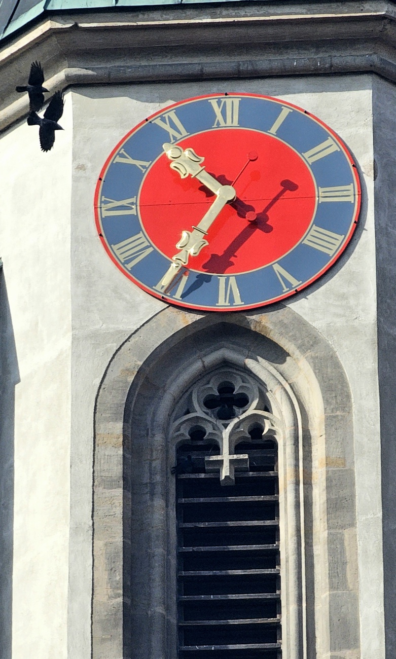 Neue Uhr am kemnather Kirchturm...