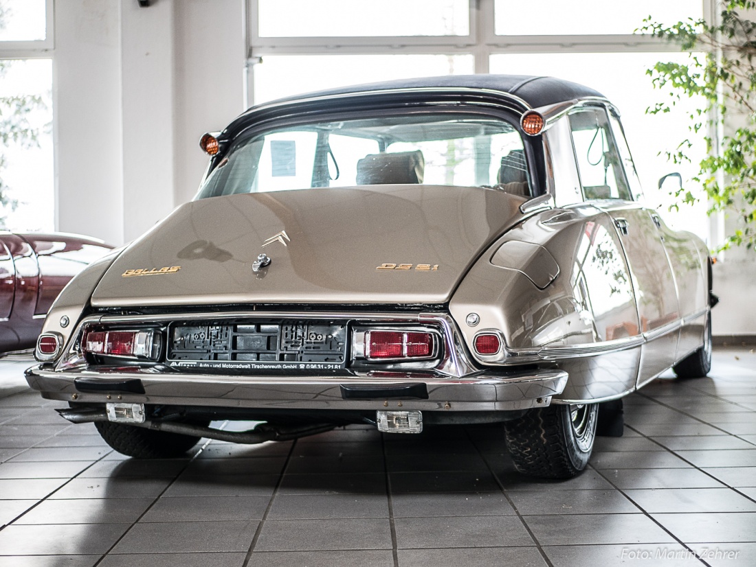 Foto: Martin Zehrer - Citroën DS PALLAS, DS - La Déesse  Die Göttin...<br />
<br />
Ein wunderschönes Fahrzeug, Ausstrahlung einer Göttin, Technik aus der Zukunft.<br />
<br />
Fotografiert in der Auto- und Moto 