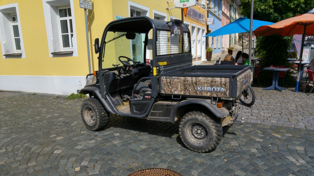 Foto: Martin Zehrer - Mit Kubota zur Eisdiele...<br />
Gesehen in Kemnath beim Roberto ;-) 