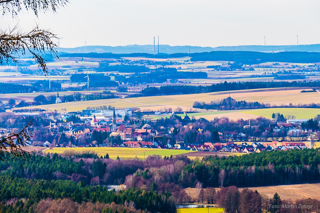 Foto: Martin Zehrer - Stadt Kemnath mit ihrem Kirchturm, von Godas aus gesehen... 