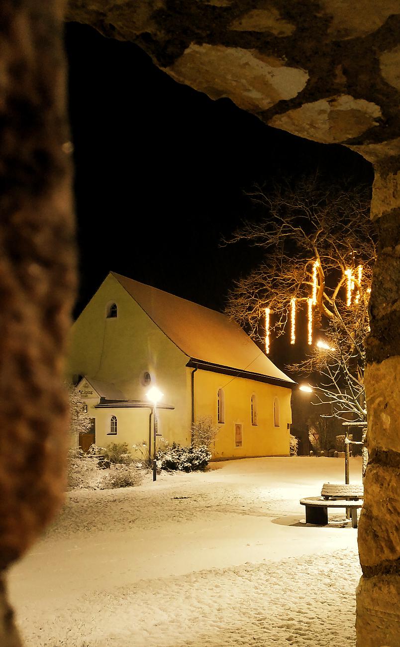 Foto: Jenny Müller - Spontan einsetzender Schneefall zog uns gegen 18 Uhr am 28.12.2020 nochmals vor die Tür. Die schönsten Eindrücke von unserem Kemnath-Rundgang siehst du hier... 