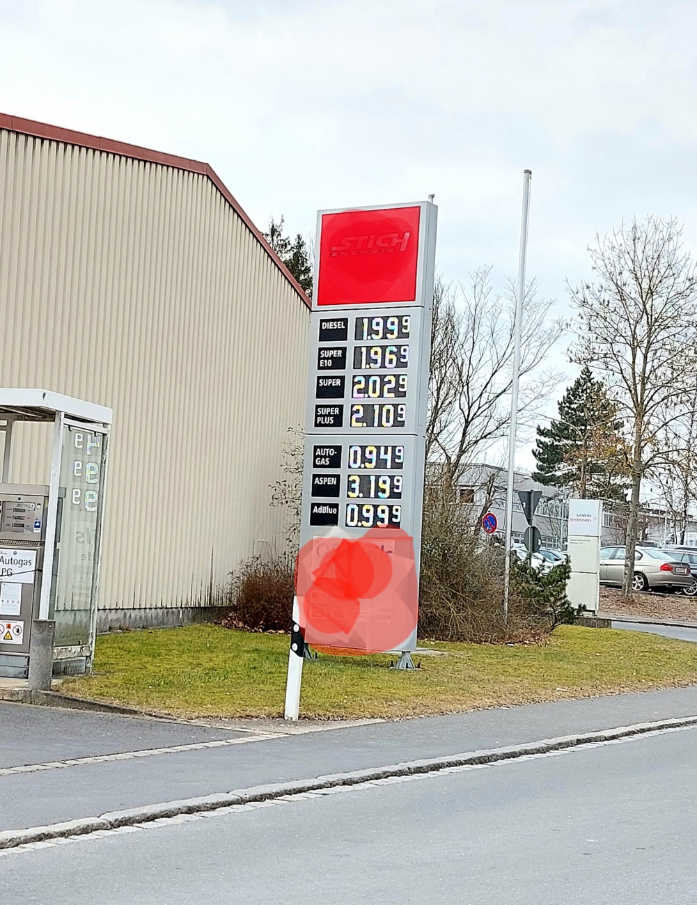 Foto: Martin Zehrer - Benzin-Preise bzw. Kraftstoff-Preise am 7. März 2022 in Kemnath...<br />
<br />
In Erbendorf soll der Liter Diesel heute Früh über 2 Euro gelegen haben...<br />
<br />
DAX: 12.781,22 -313,32 