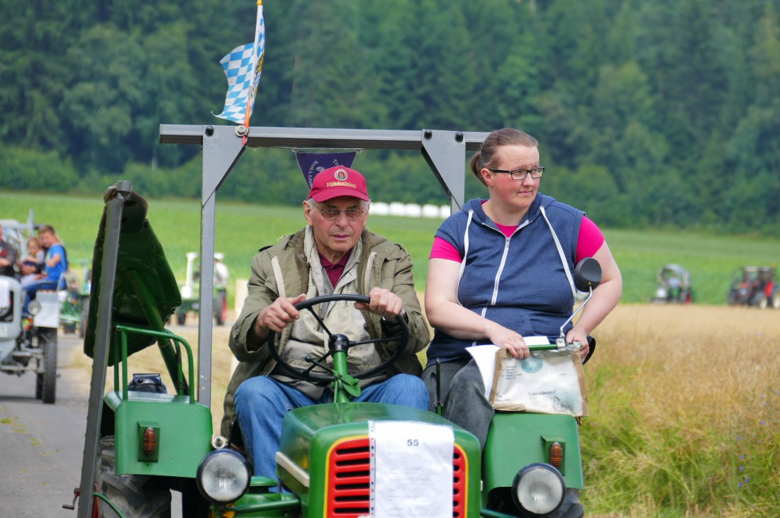 Foto: Martin Zehrer - Traktortreffen 2016 in Oberwappenöst<br />
Trotz Regen am Vormittag kamen an diesem Sonntag ca. 120 Oldtimer-Bulldogs und unzählige Besucher. Zum Mittag hin klarte das Wetter  