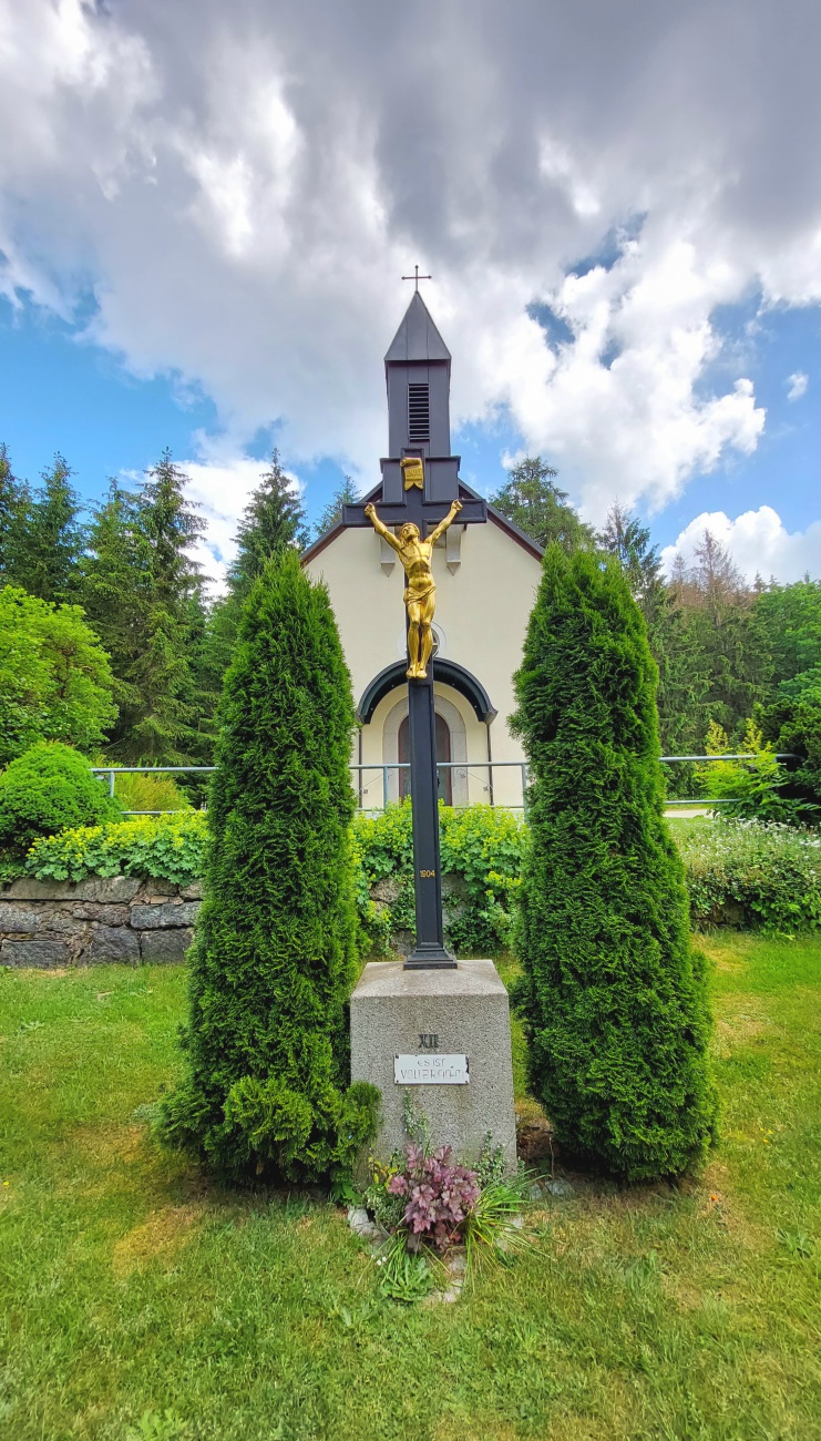 Foto: Martin Zehrer - Erste Ausfahrt mit dem Ebike, von Neusorg aus zum Nagler See.<br />
<br />
Kapelle oberhalb von Ebnath. 