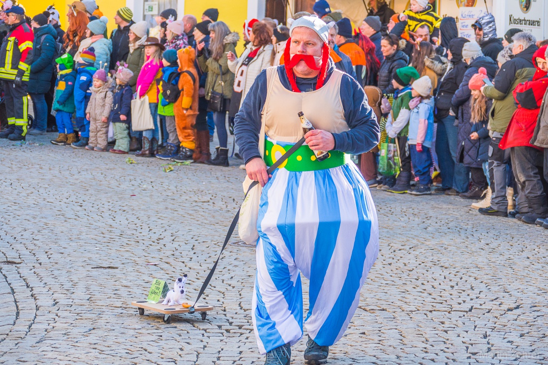 Faschingszug durch Waldeck 2026 - WCV Helau!!!

Am 15. Februar 2026 war es wieder soweit. Tausende Besucher jubelten den Narren zu, das Wetter wurde wie bestellt, wunderschön. Die Sonne strahlte und alle Menschen waren voller Faschings-Laune. WCV Helau!!!!

