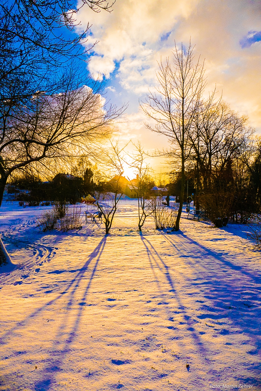 Foto: Martin Zehrer - Gleich ist sie weg, vorher aber noch ein Schattenspiel im kemnather Stadtpark... 