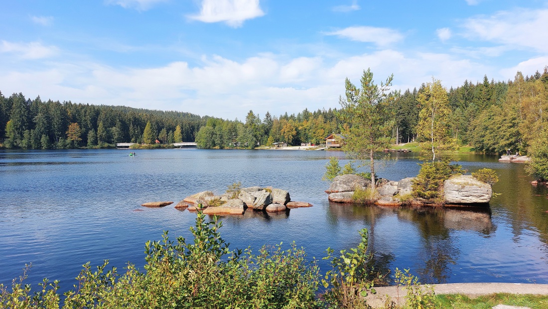 Foto: Martin Zehrer - Was für ein wunderschönes Herbst-Wanderwetter am Fichtelsee... 