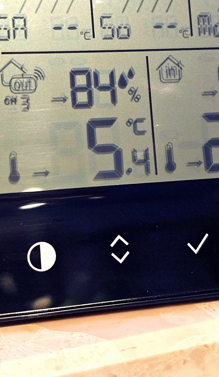 5,4 Grad kalte  Außentemperatur.

Wetter am 24. Juli 2026 um 6:20 Uhr in der Früh...