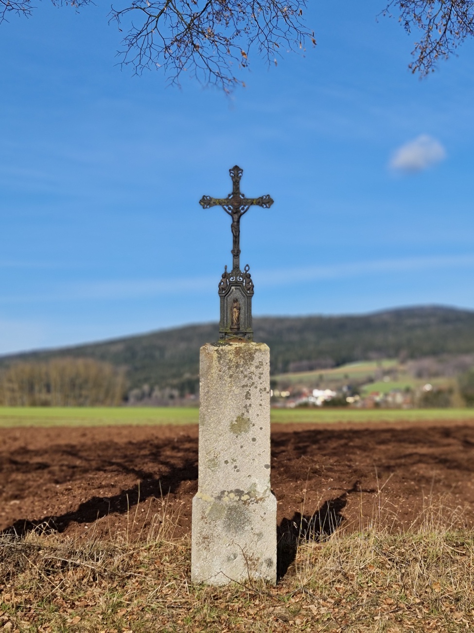 Foto: Jennifer Müller - Feldkreuz zwischen Schadenreuth und Grötschenreuth. 