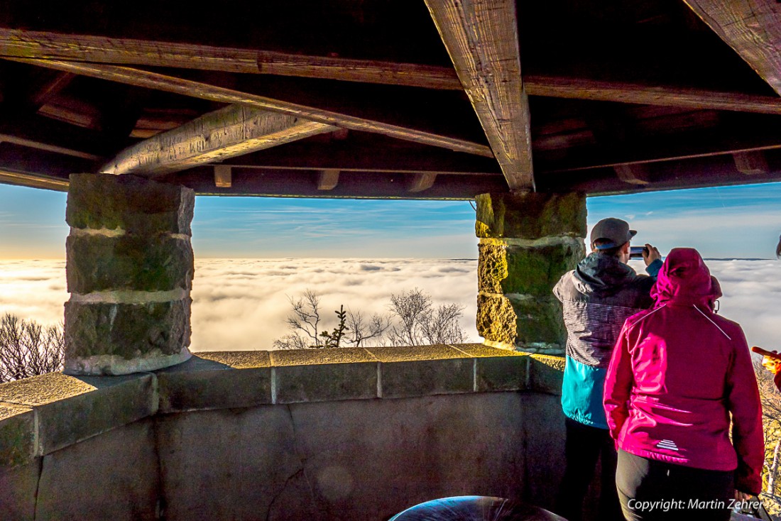 Foto: Martin Zehrer - Der Aufstieg hat sich gelohnt!!! Was für ein unglaublicher Anblick. Der Nebel schlich durchs Tal, die Sonne strahlte mit aller Kraft vom Himmel und in 4 Tagen kommts Chri 