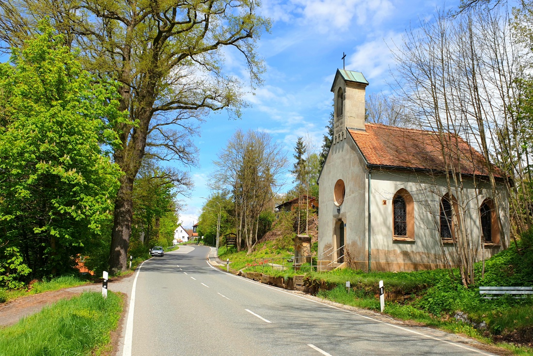 Foto: Martin Zehrer - Eine Kapelle am Ortseingang von Luhe. 