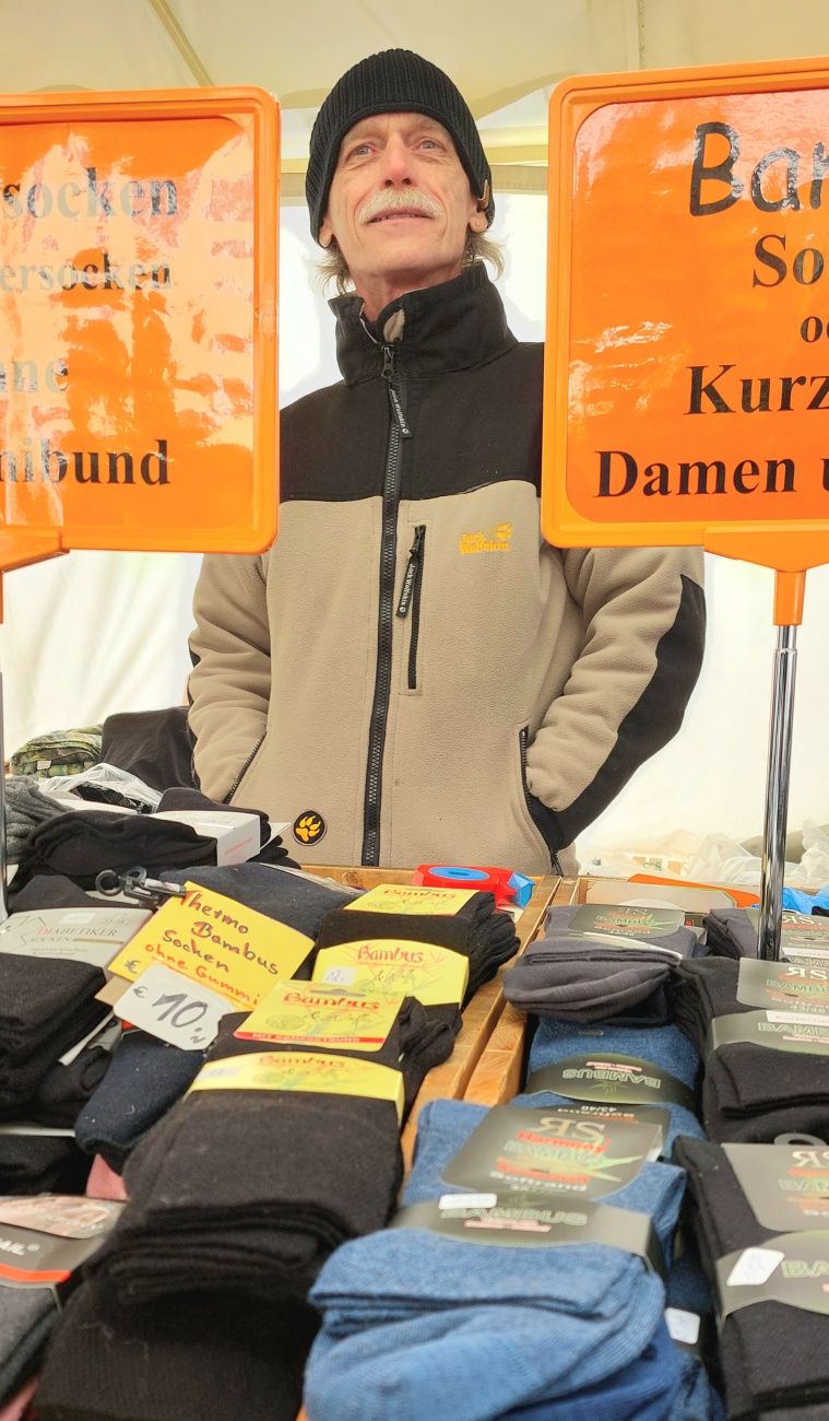 Foto: Martin Zehrer - Wunderschönes Wetter in Kemnath, wundervoller Markt-Sonntag auf dem historischen Stadtplatz, jeder Verkaufsstand ein Genuß fürJung und Alt :-)  