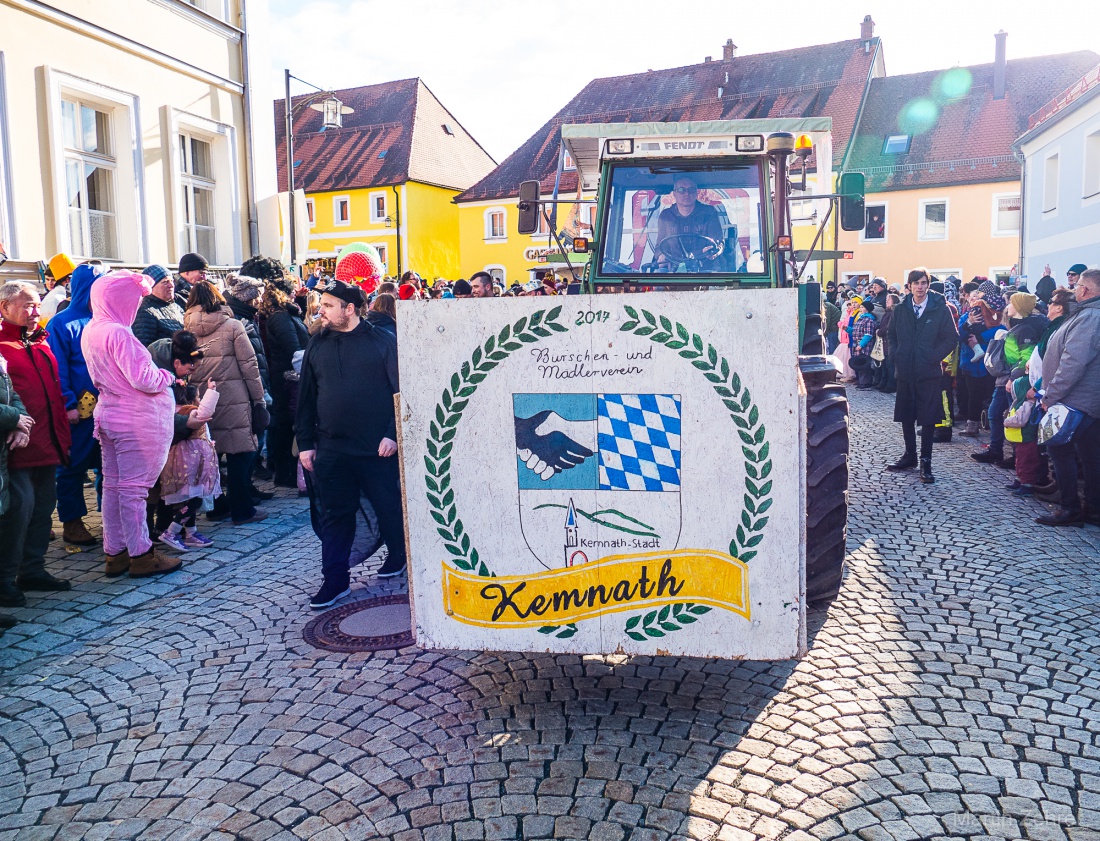 Faschingszug durch Waldeck 2026 - WCV Helau!!!

Am 15. Februar 2026 war es wieder soweit. Tausende Besucher jubelten den Narren zu, das Wetter wurde wie bestellt, wunderschön. Die Sonne strahlte und alle Menschen waren voller Faschings-Laune. WCV Helau!!!!
