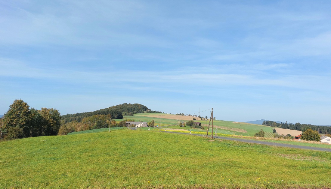 Foto: Martin Zehrer - 11. Oktober 2023, der Blick von Godas aus zum Armesberg hoch... 