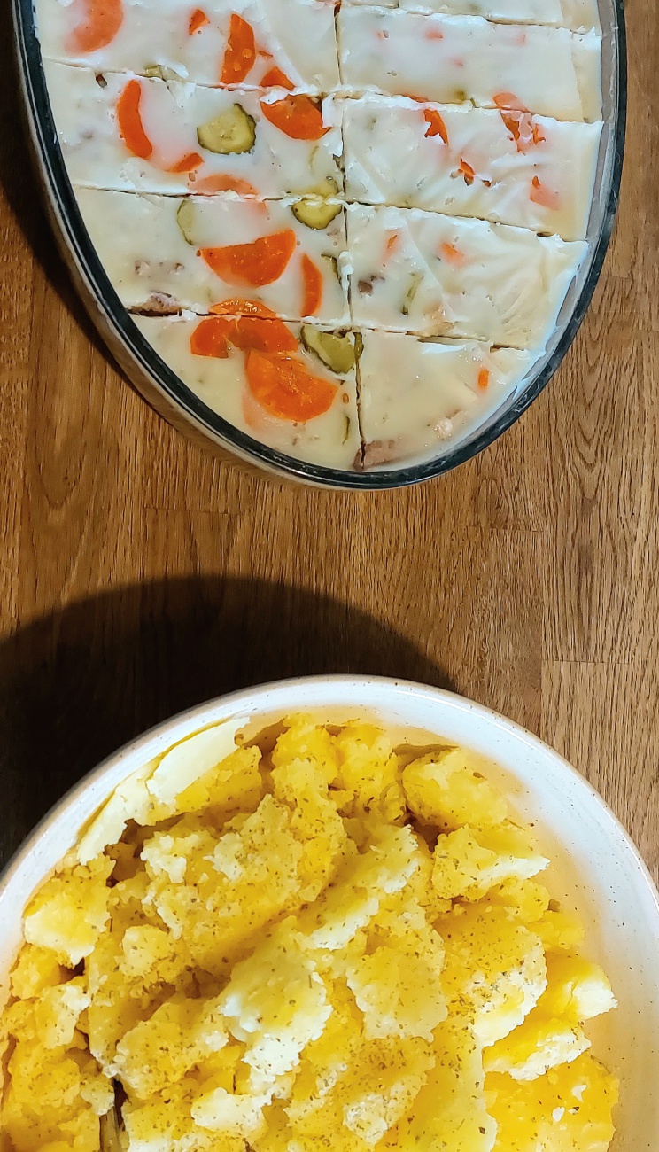 Sulz und gekochte Erdäpfel - unglaublich schmackhaft,  gekocht von Karolin auf Köstlers Bauernhof...