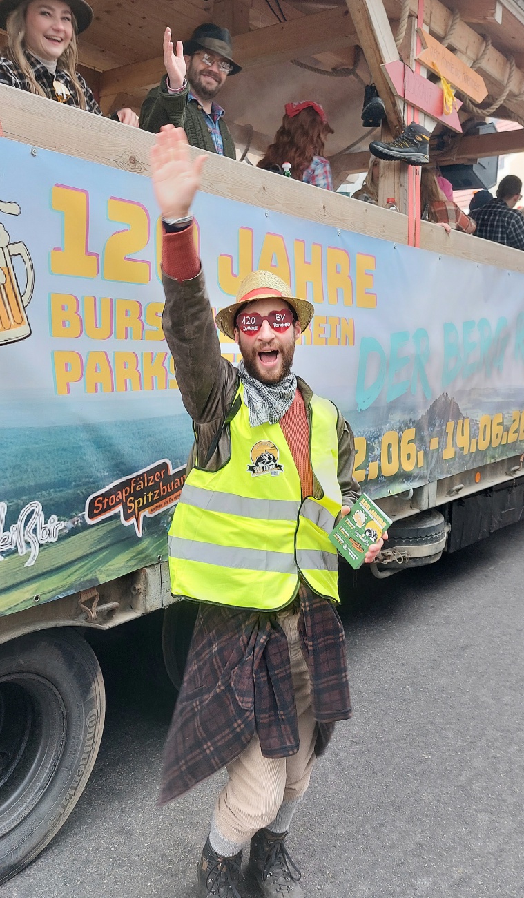 Heeelllaaauuuu!!! Burschenverein Parkstein beim Faschingszug Pressath 2026