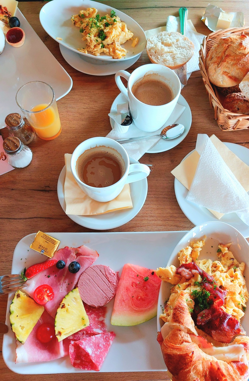 Foto: Martin Zehrer - Wunderschönes Frühstück im Hemingway Weiden - gut das es Gutscheine gibt, danke dafür!!! ,-) 