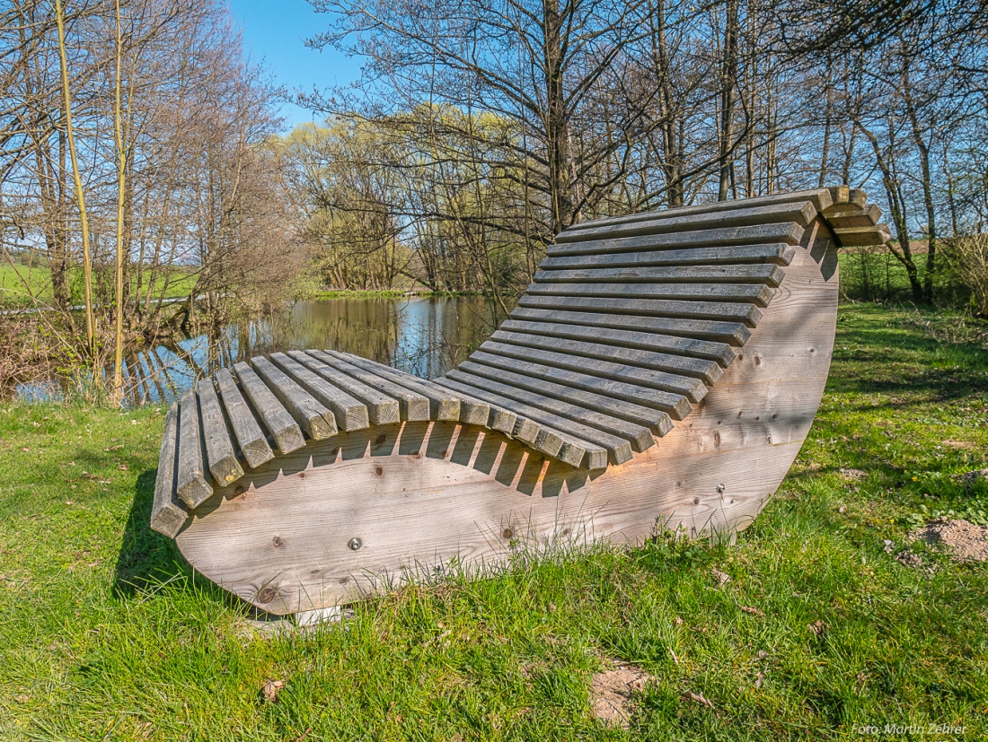 Foto: Martin Zehrer - Einfach mal niederlegen - Langt für Zwei! Diese Liege steht gleich neben dem Wander-Ziel Tauritzmühle...<br />
Hier liegen und nix tun! ;-) 